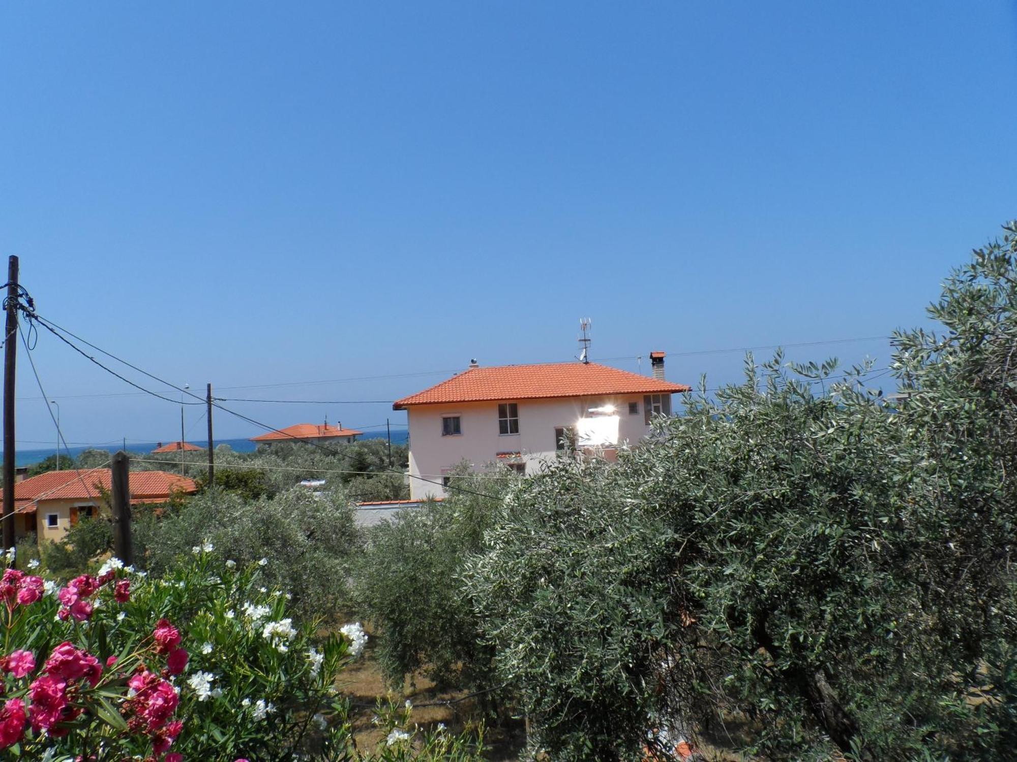 Amarilia Aparthotel Skala Rachoni  Exterior photo